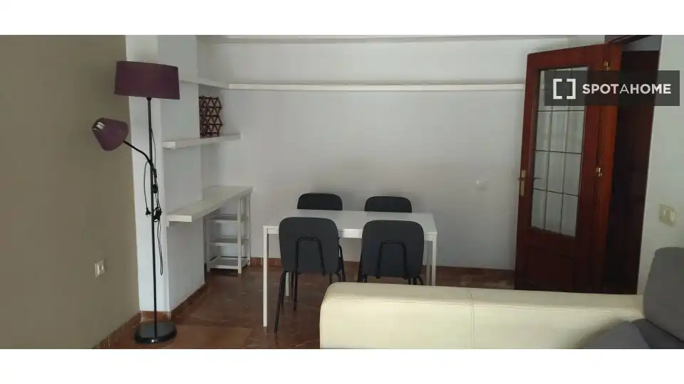 Habitación 104 m², Almería