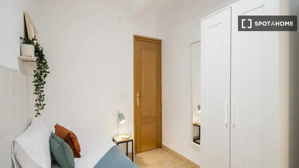 Habitación 600 m², Madrid