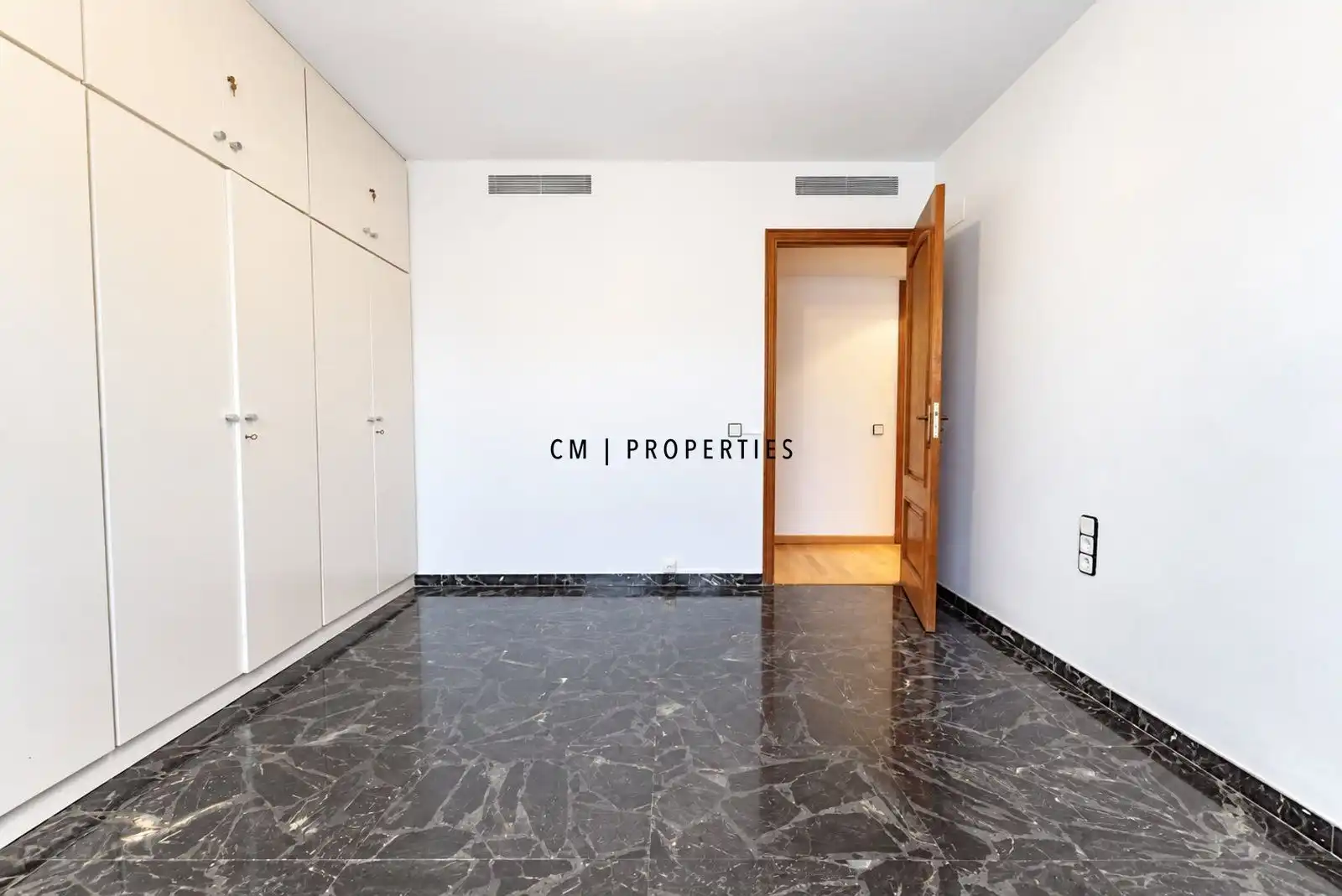 Flat 250 m² in València