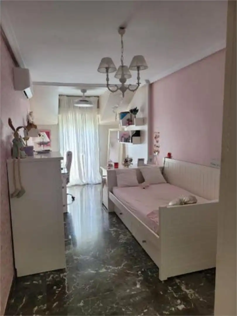 Habitación 550 m², Jaén