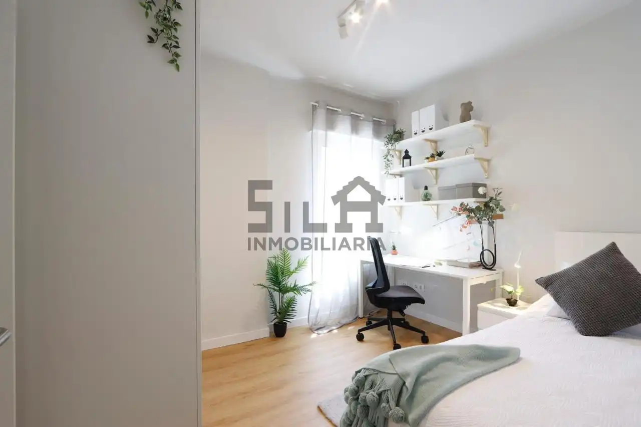 Habitación 81 m², Ourense