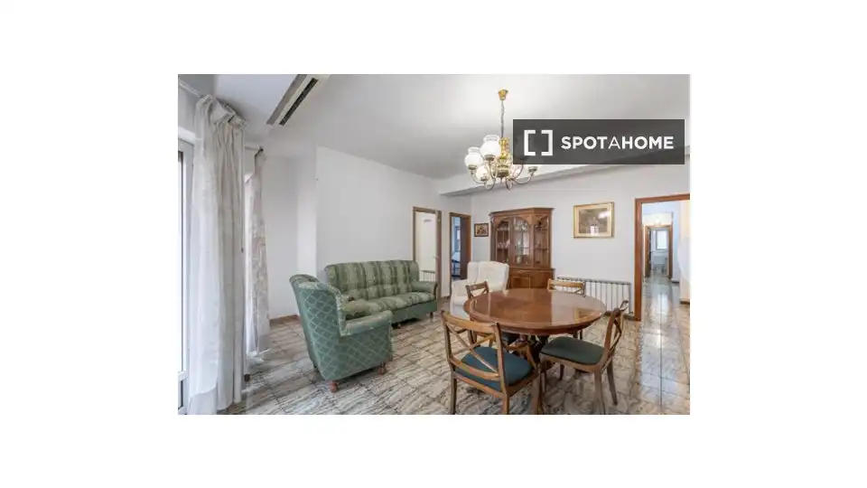 Habitación 129 m², Granada
