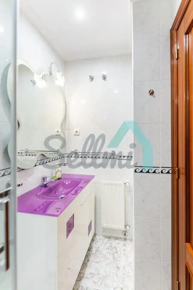 Piso de 80 m² en Oviedo