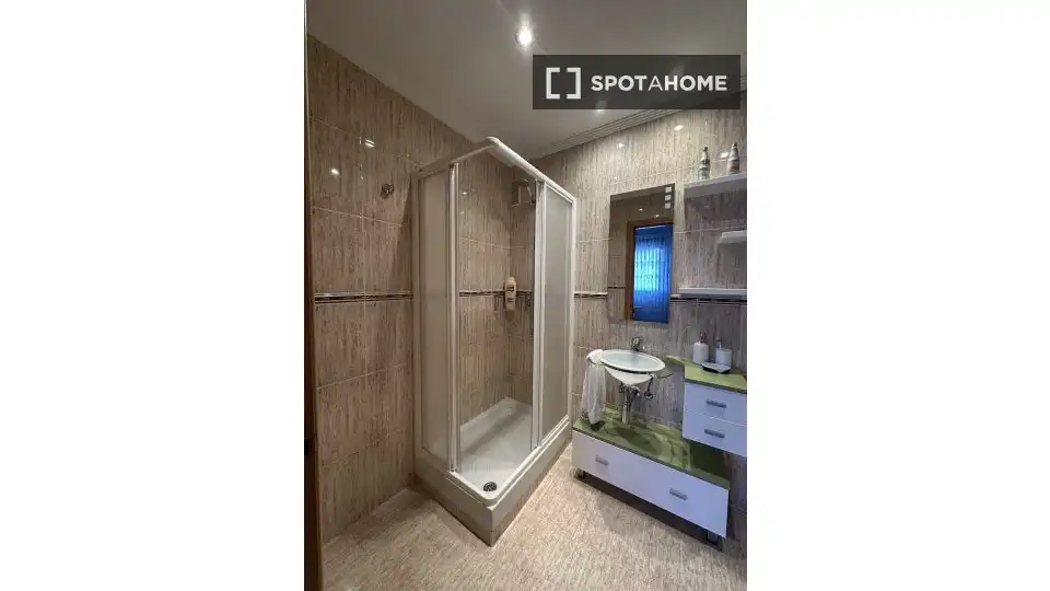 Habitación 350 m², Lujua