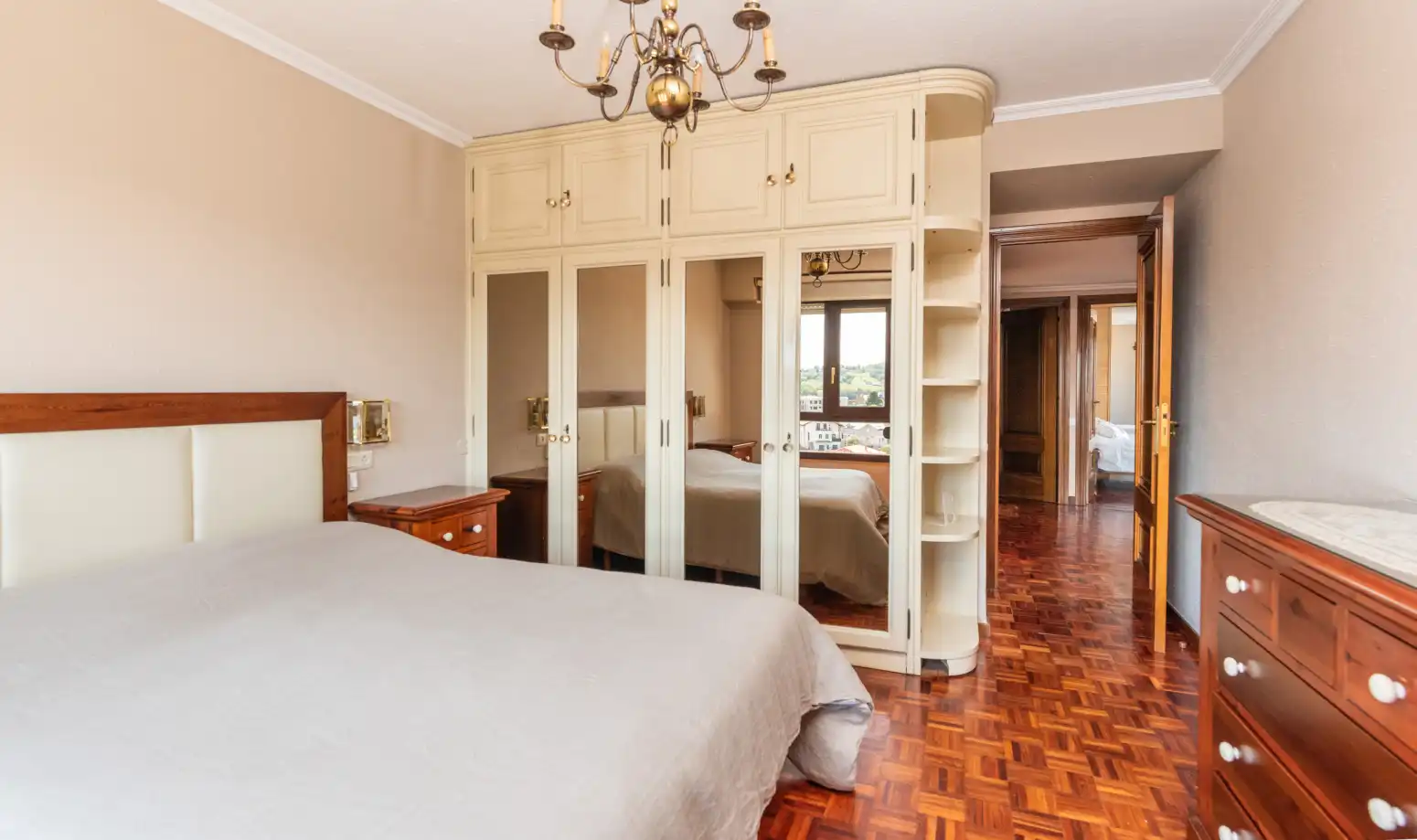 Piso de 140 m² en Oviedo