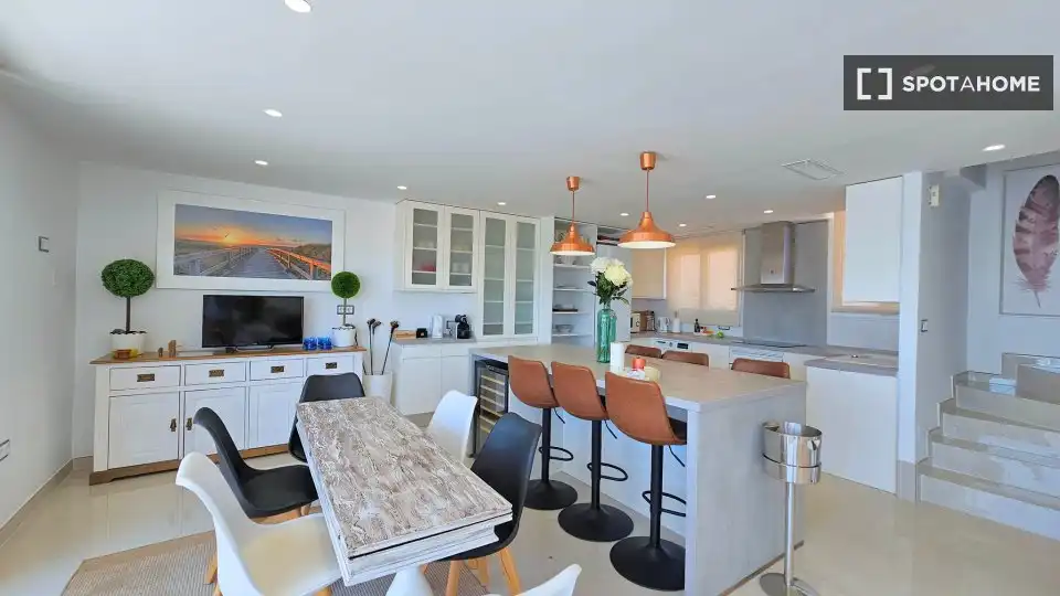 Habitación 230 m², España