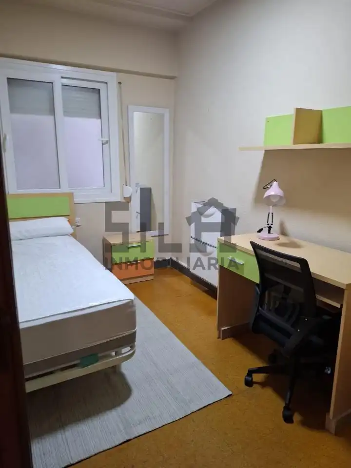 Piso de 85 m² en Ourense