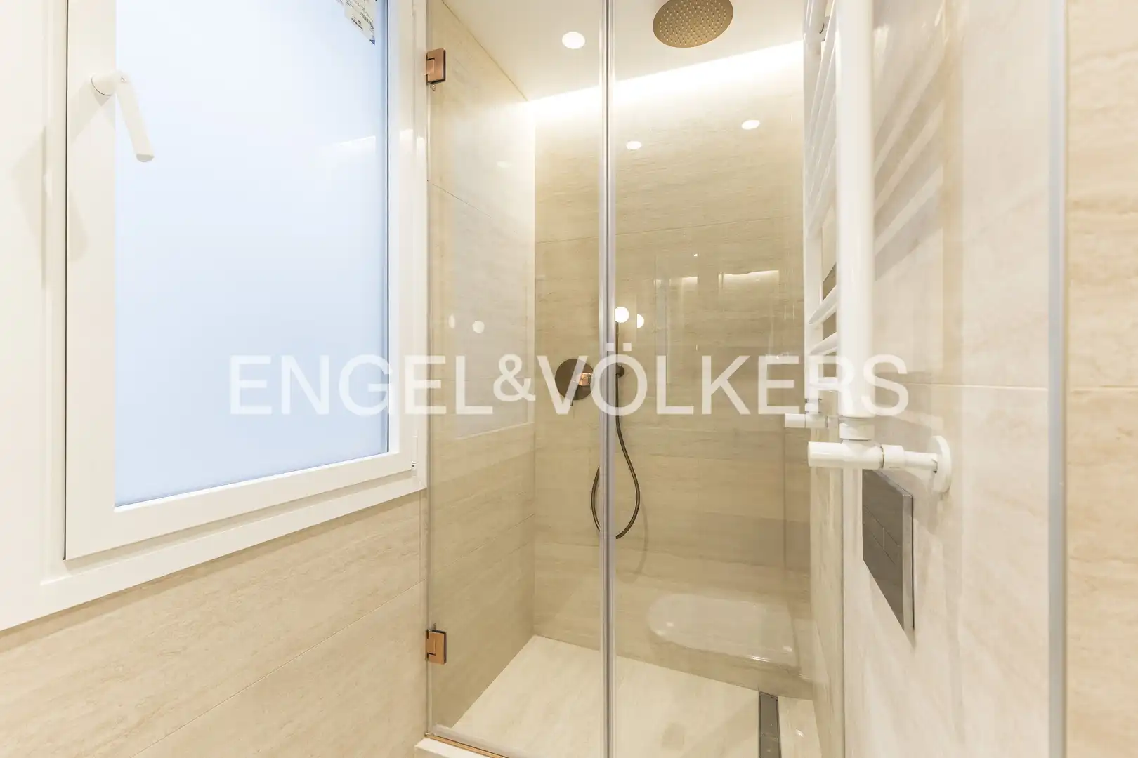 Wohnung 99 m² in Madrid
