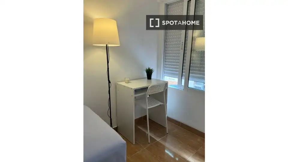 Habitación 120 m², Alicante