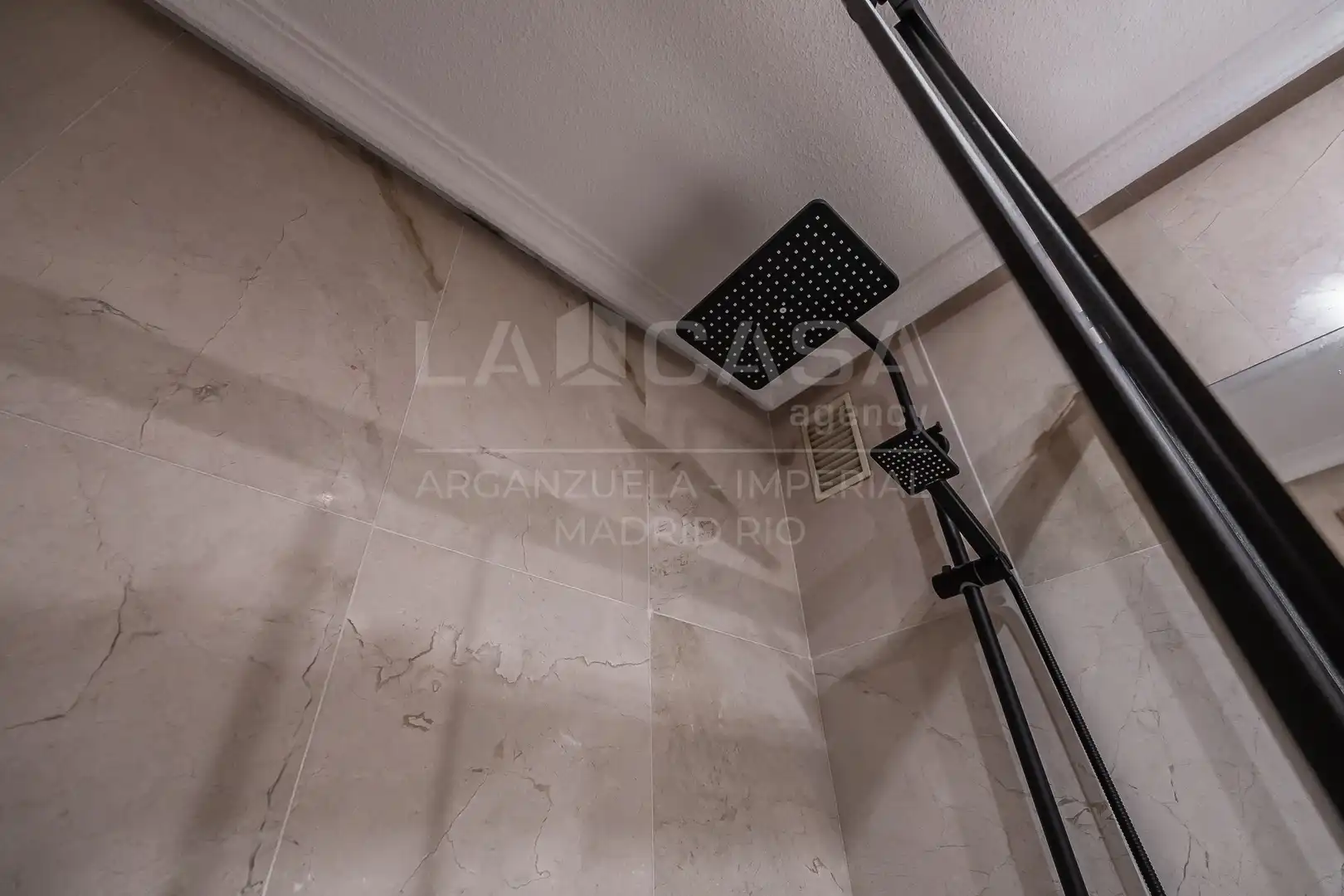 Wohnung 94 m² in Madrid