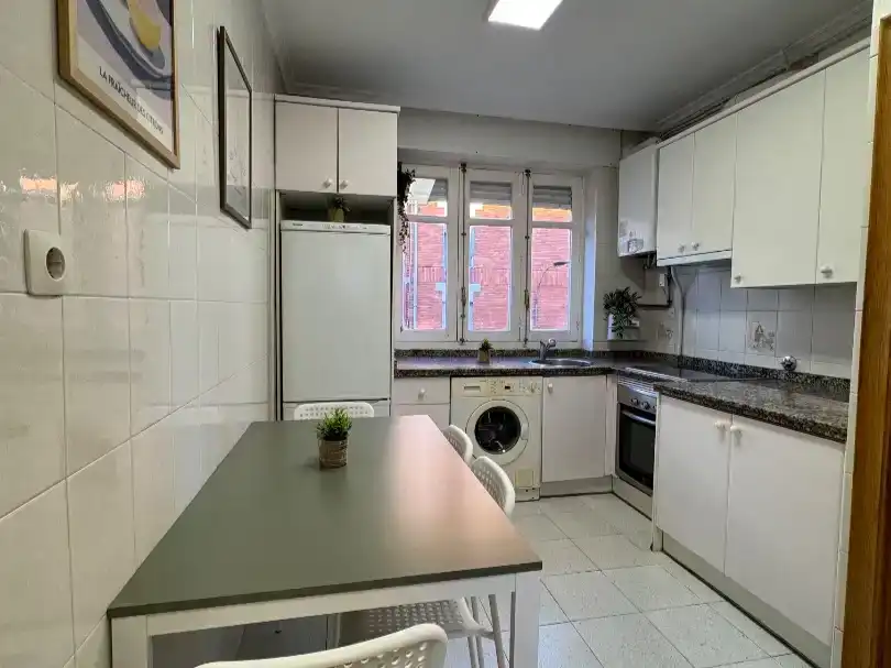 Habitación 80 m², León