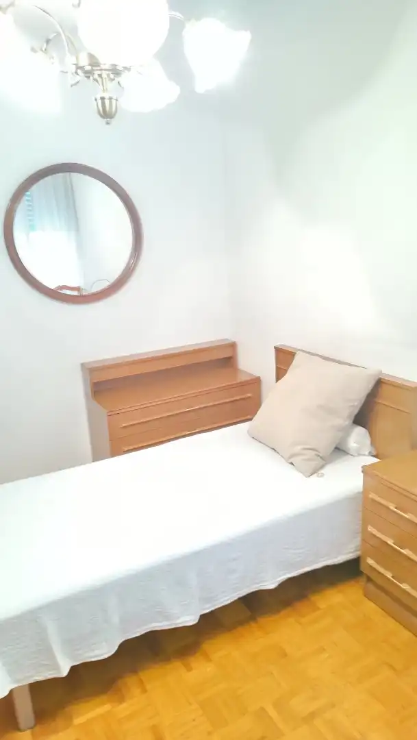 Habitación 93 m², Ourense