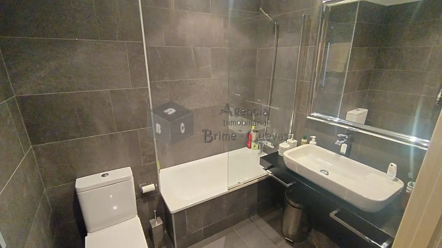 Piso de 94 m² en Oviedo