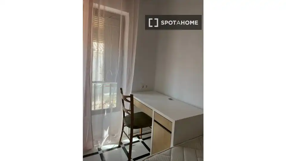 Habitación 92 m², Granada