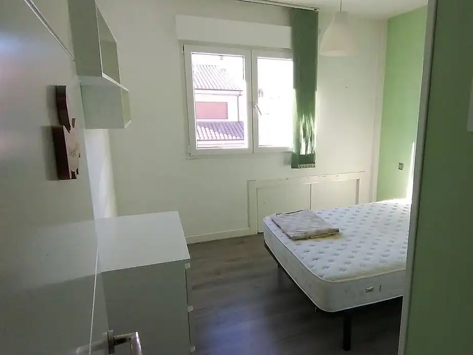 Habitació de lloguer, Paracuellos de Jarama