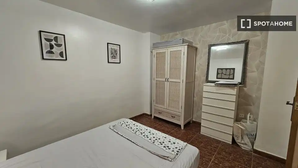 Habitación 83 m², Elda