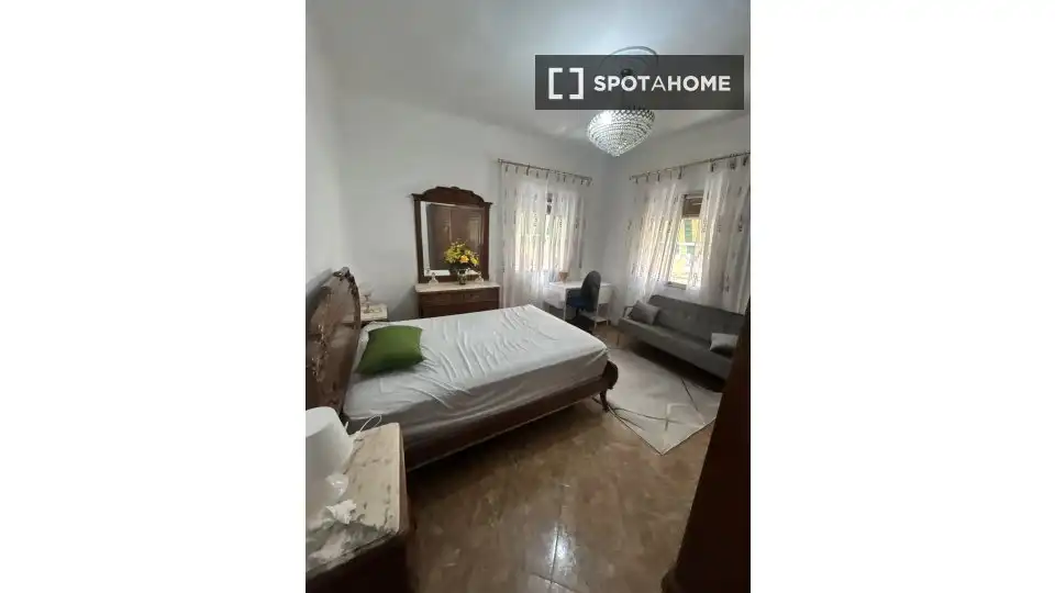 Habitación 89 m², Granada