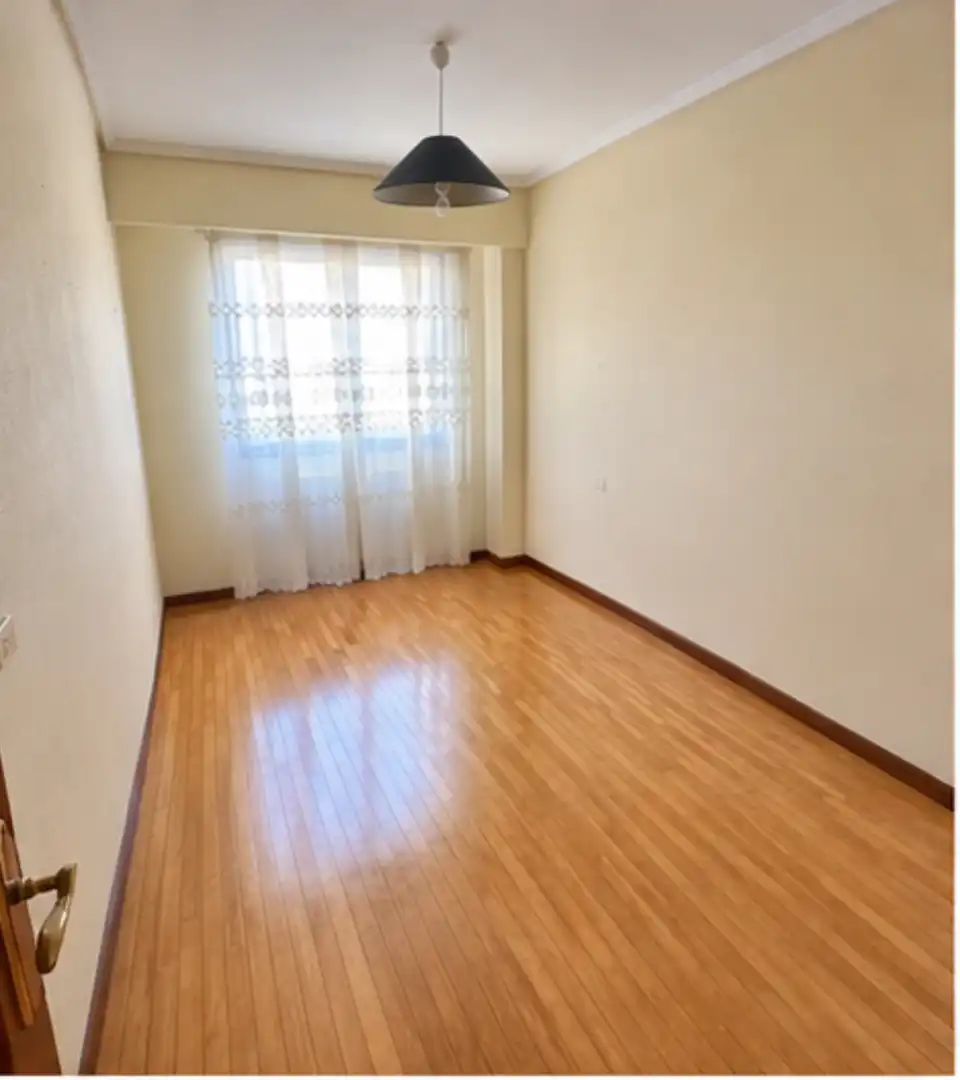 Pis de 75 m² a Ourense