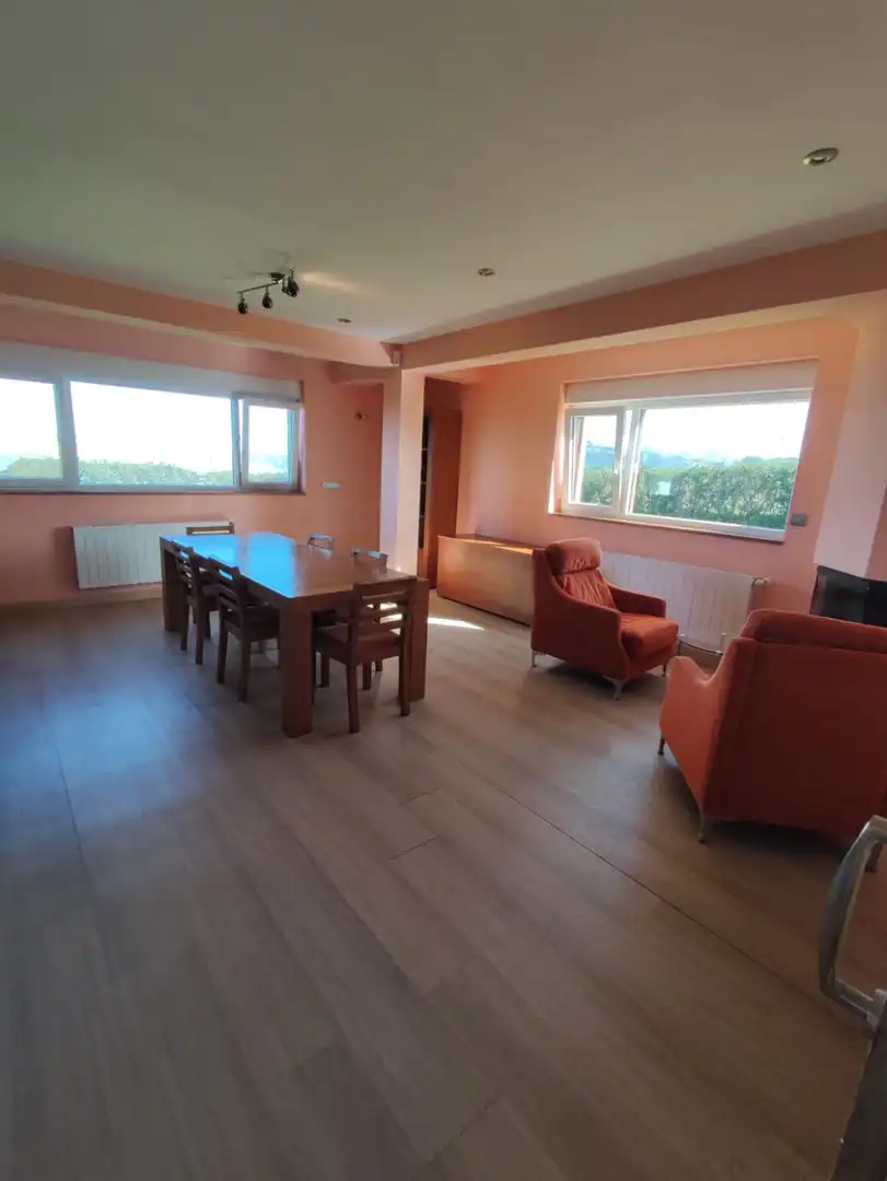 Wohnung 398 m² in Miengo