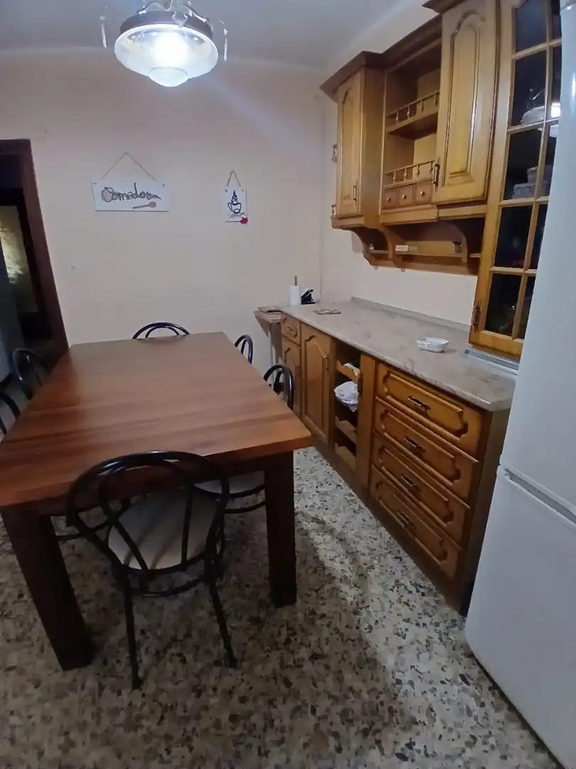 Chambre 106 m², La Almunia de Doña Godina