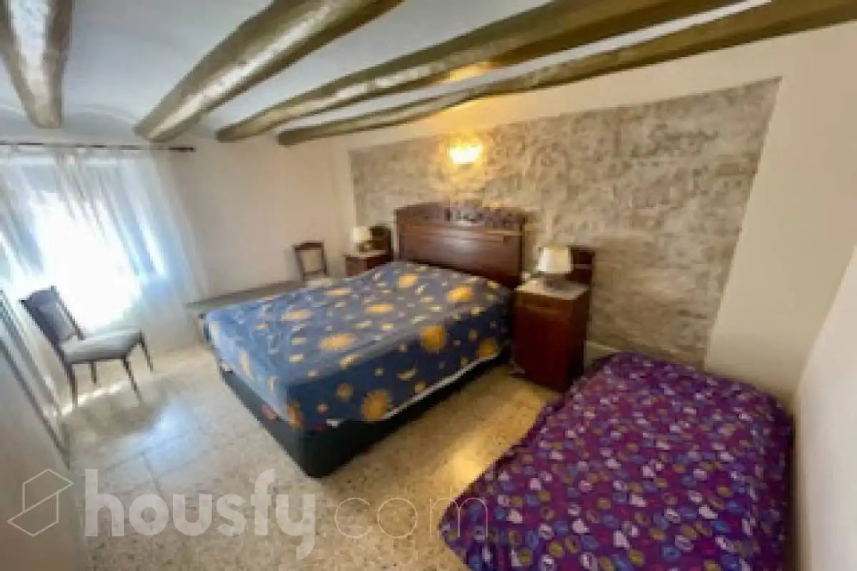 Casa de 263 m² en Mediona