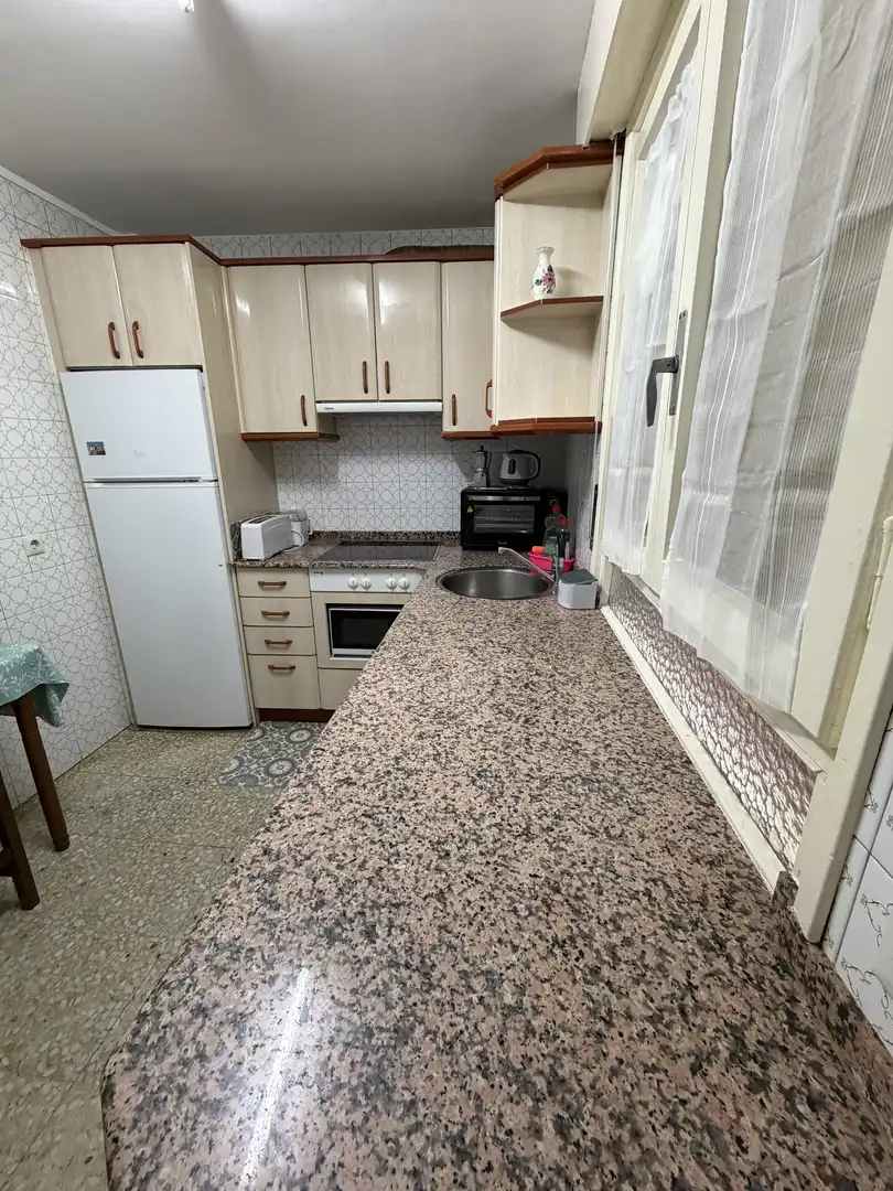 Habitación 100 m², Barbastro