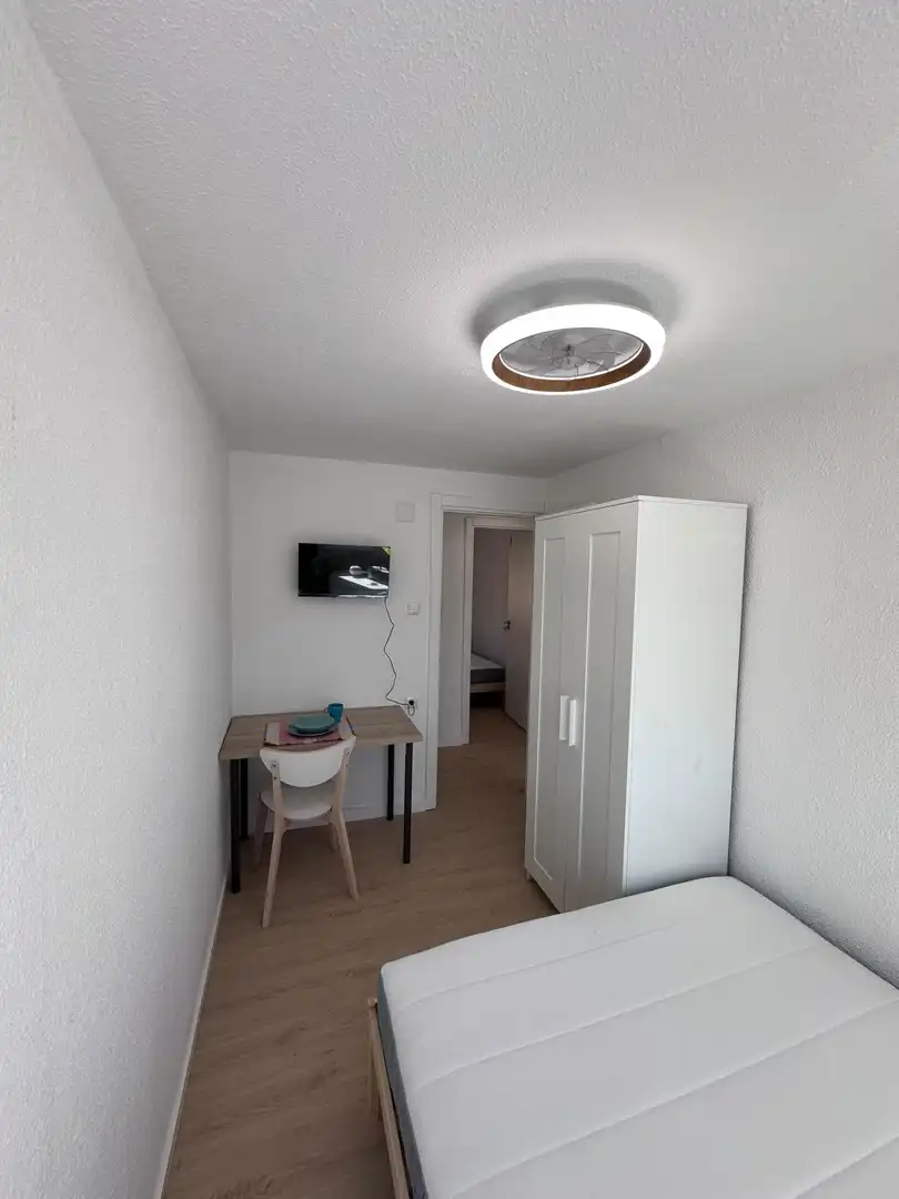 Habitación 100 m², Almería