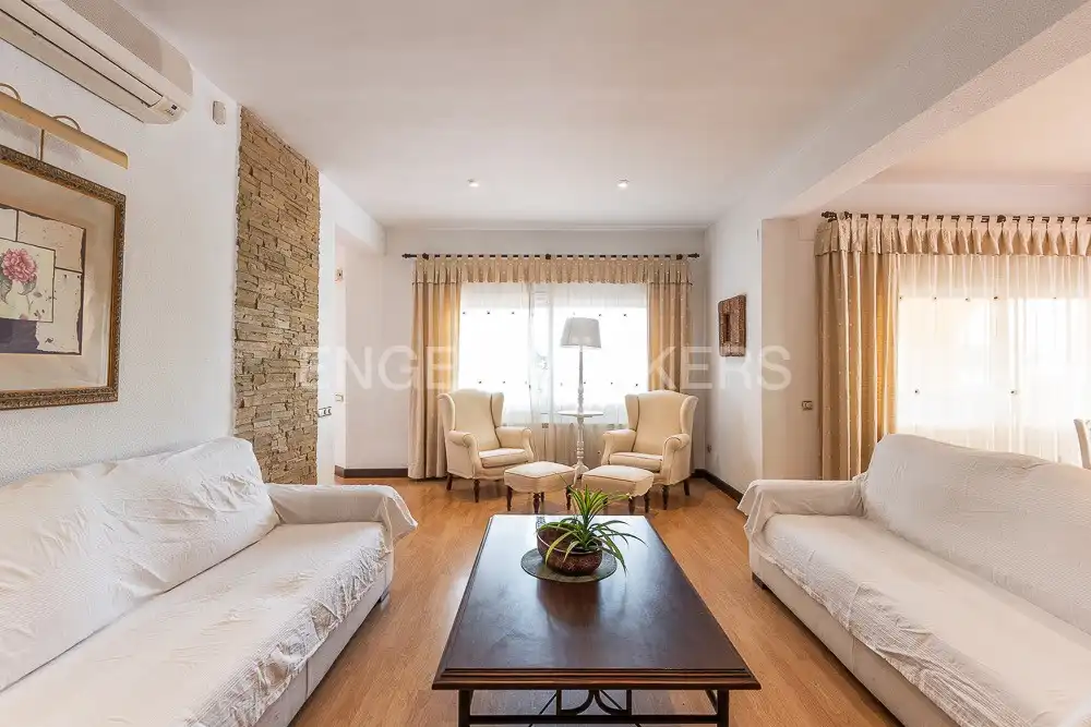 Casa de 250 m² a Nàquera