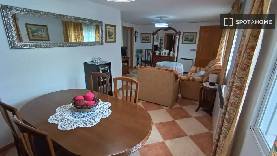 Habitación 115 m², Fuente Vaqueros