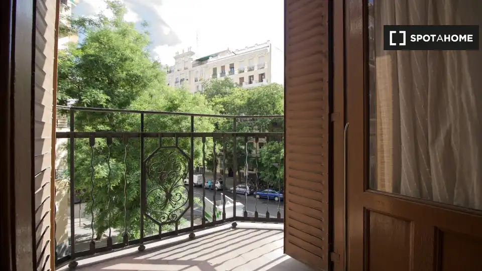Кімната в оренду, Madrid