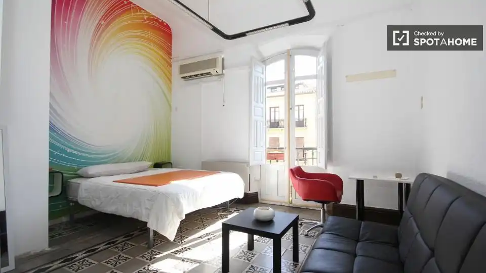 Habitación 360 m², Granada