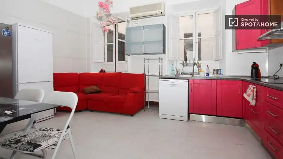 Habitación 360 m², Granada
