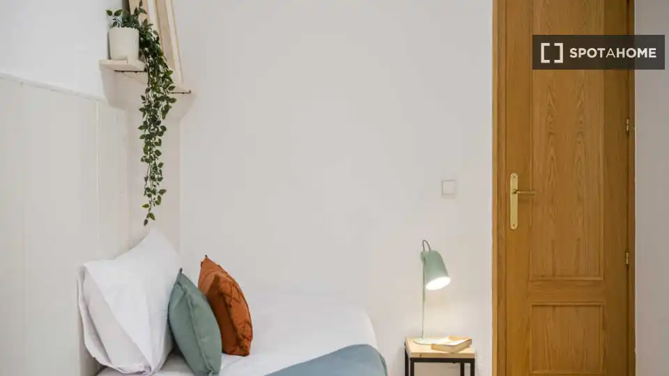 Habitación 600 m², Madrid