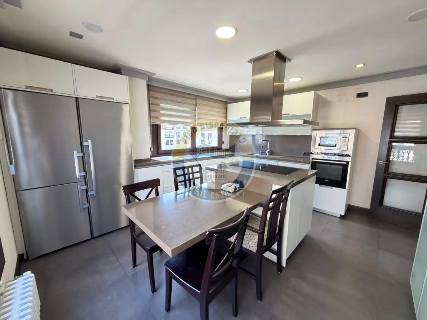 Piso de 250 m² en Vigo