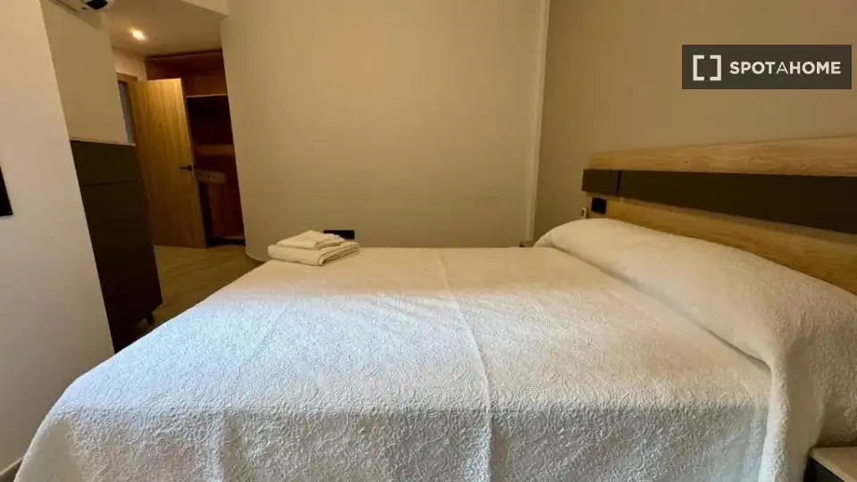 Habitación 86 m², Marín