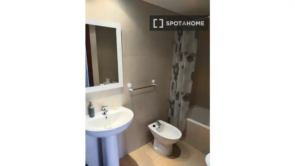 Habitación 52 m², Oviedo