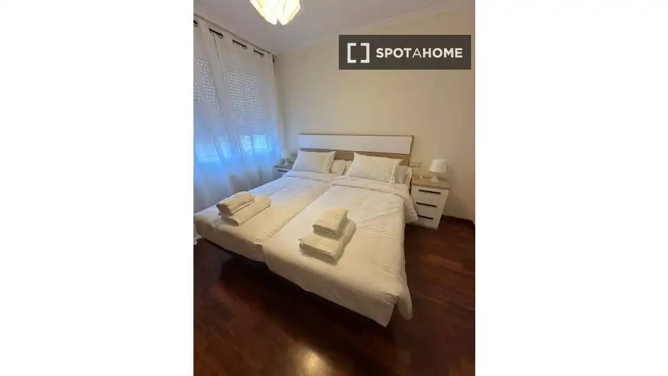 Habitación 81 m², Oviedo