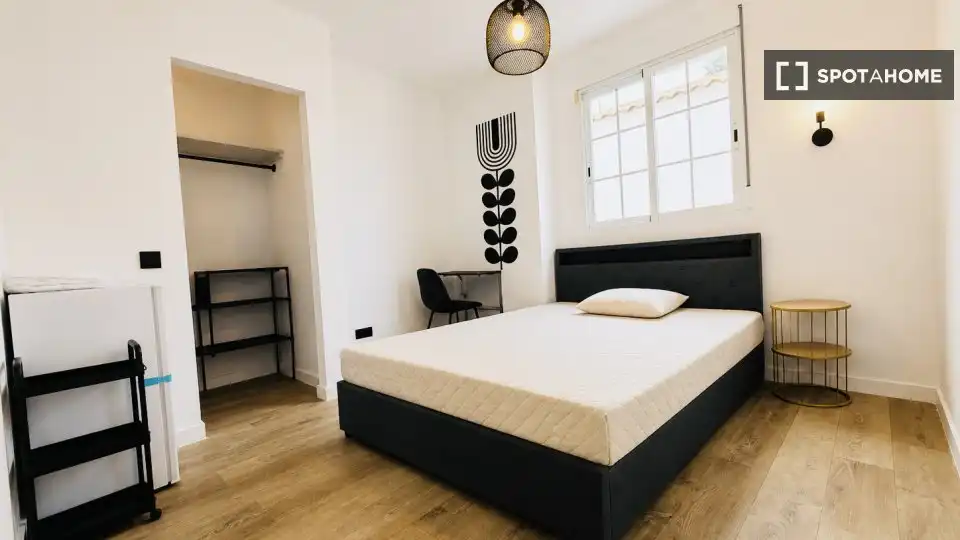 Habitación 451 m², Valencia