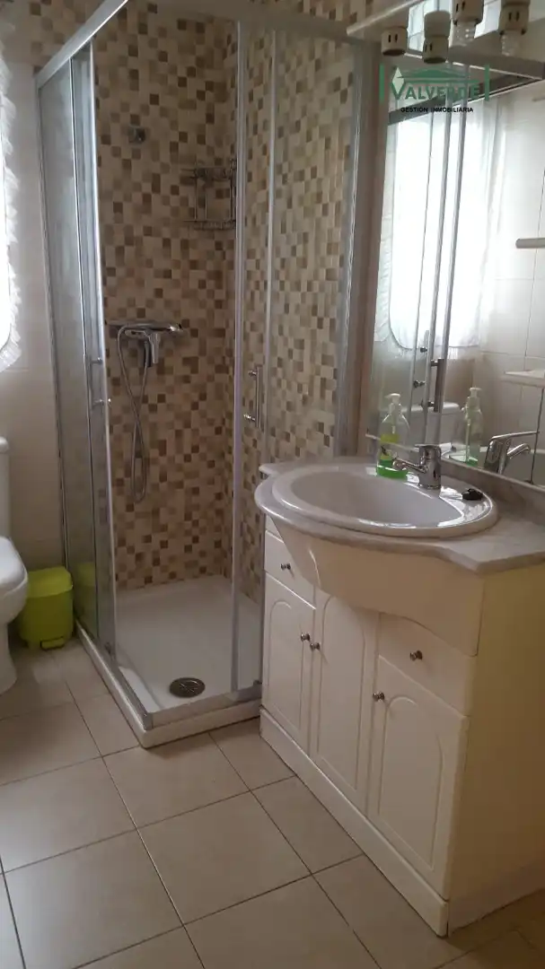 Piso de 90 m² en Granada