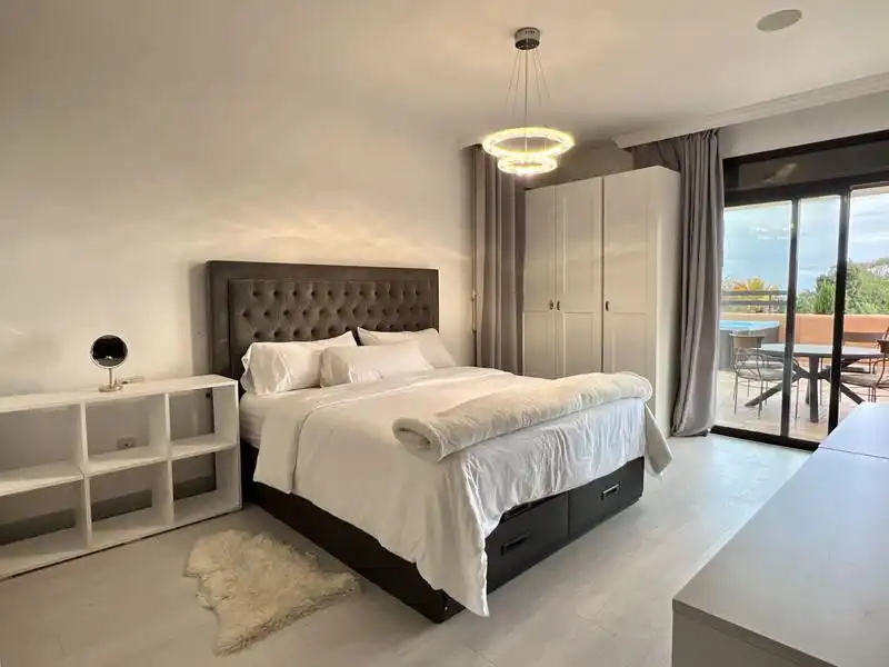 Pis de 235 m² a Estepona