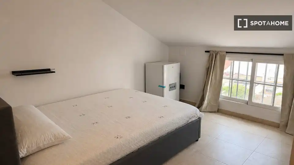 Habitación 451 m², Valencia