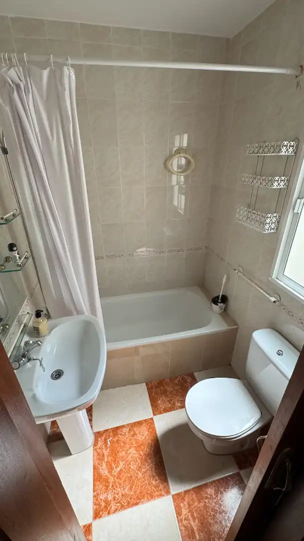 Piso de 80 m² en Brenes