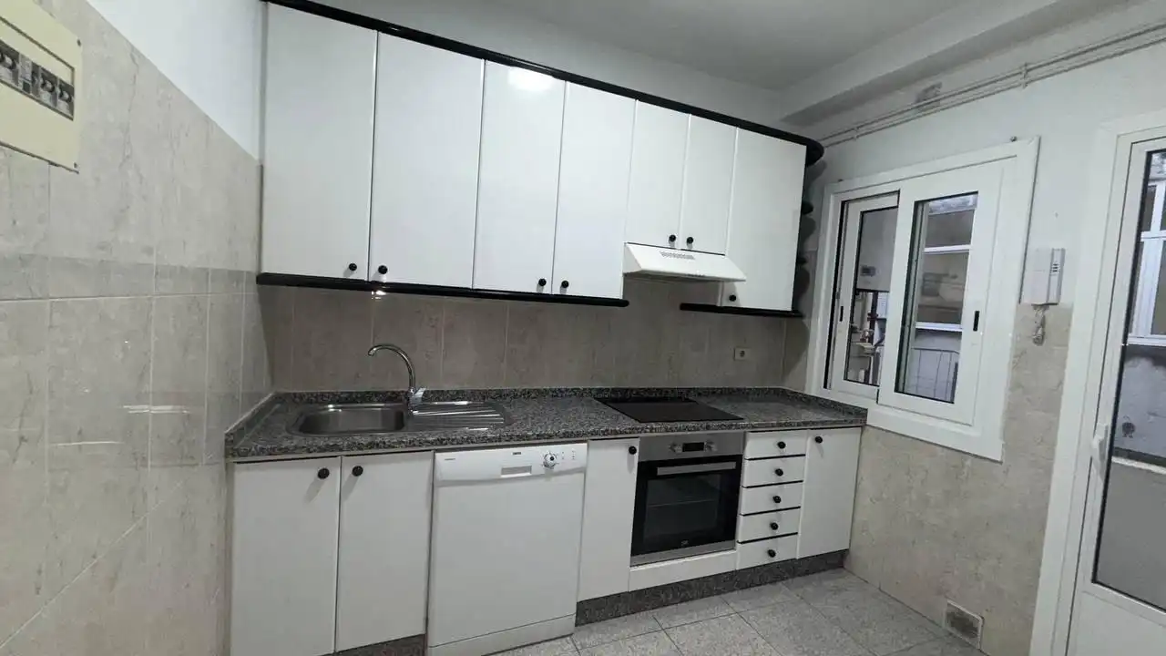 Piso de 95 m² en Ourense