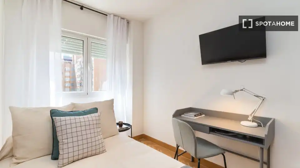 Кімната в оренду, Madrid