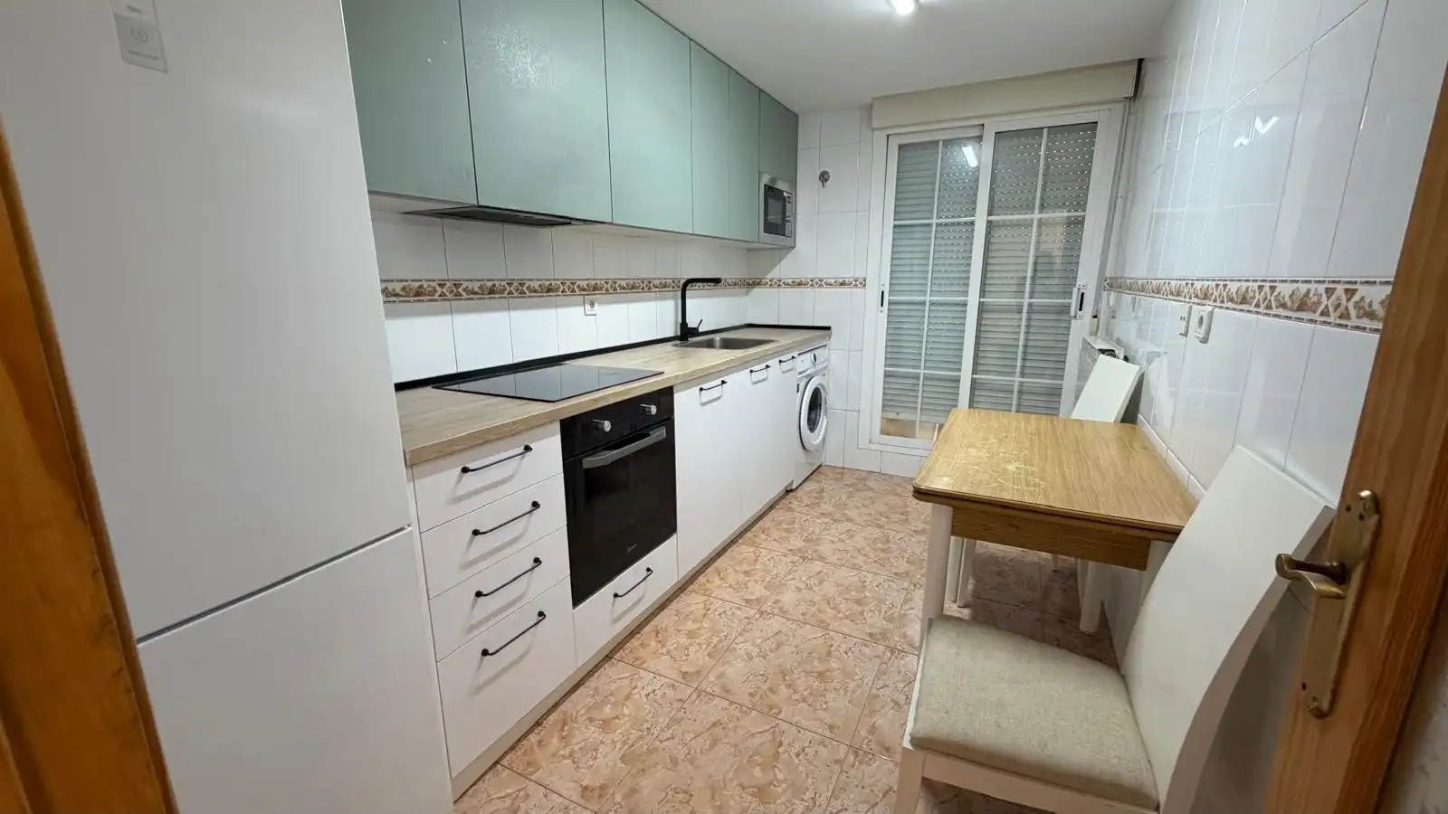 Zimmer 106 m², La Almunia de Doña Godina