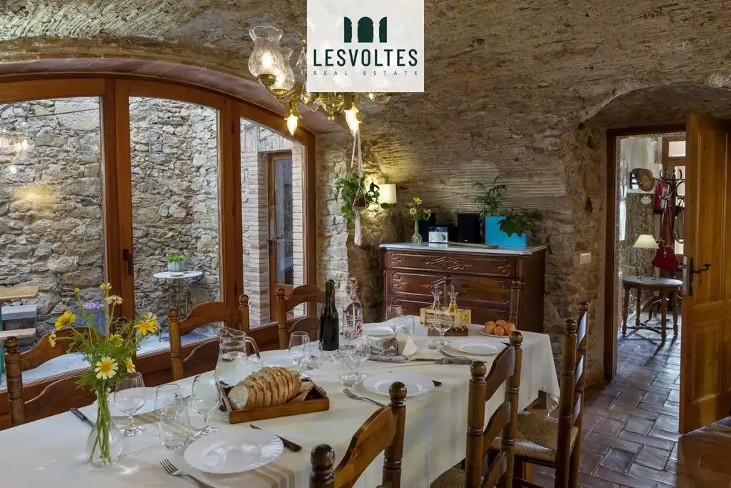 Casa de 264 m² en Forallac