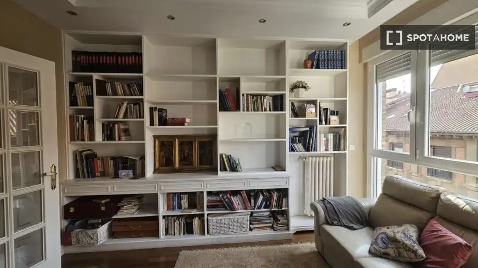 Habitación 230 m², Pamplona