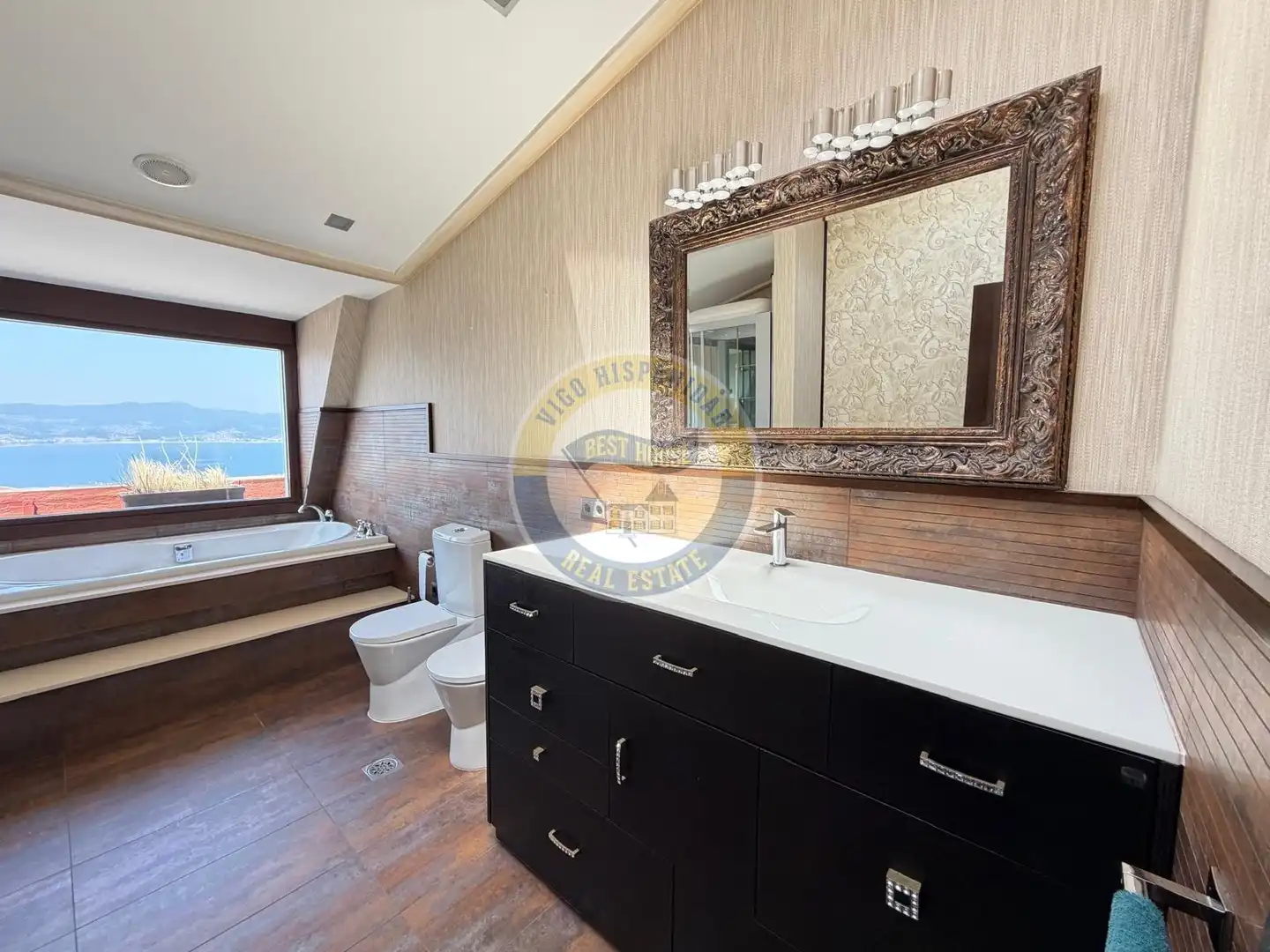 Piso de 250 m² en Vigo