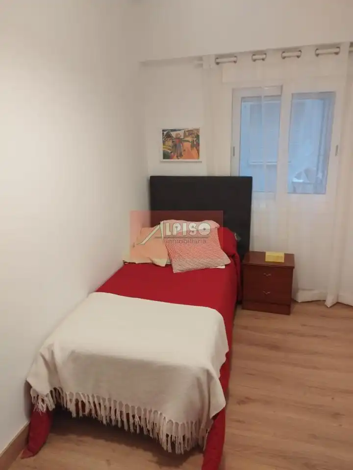 Piso de 85 m² en Ourense