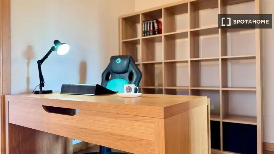 Habitación 345 m², Vigo